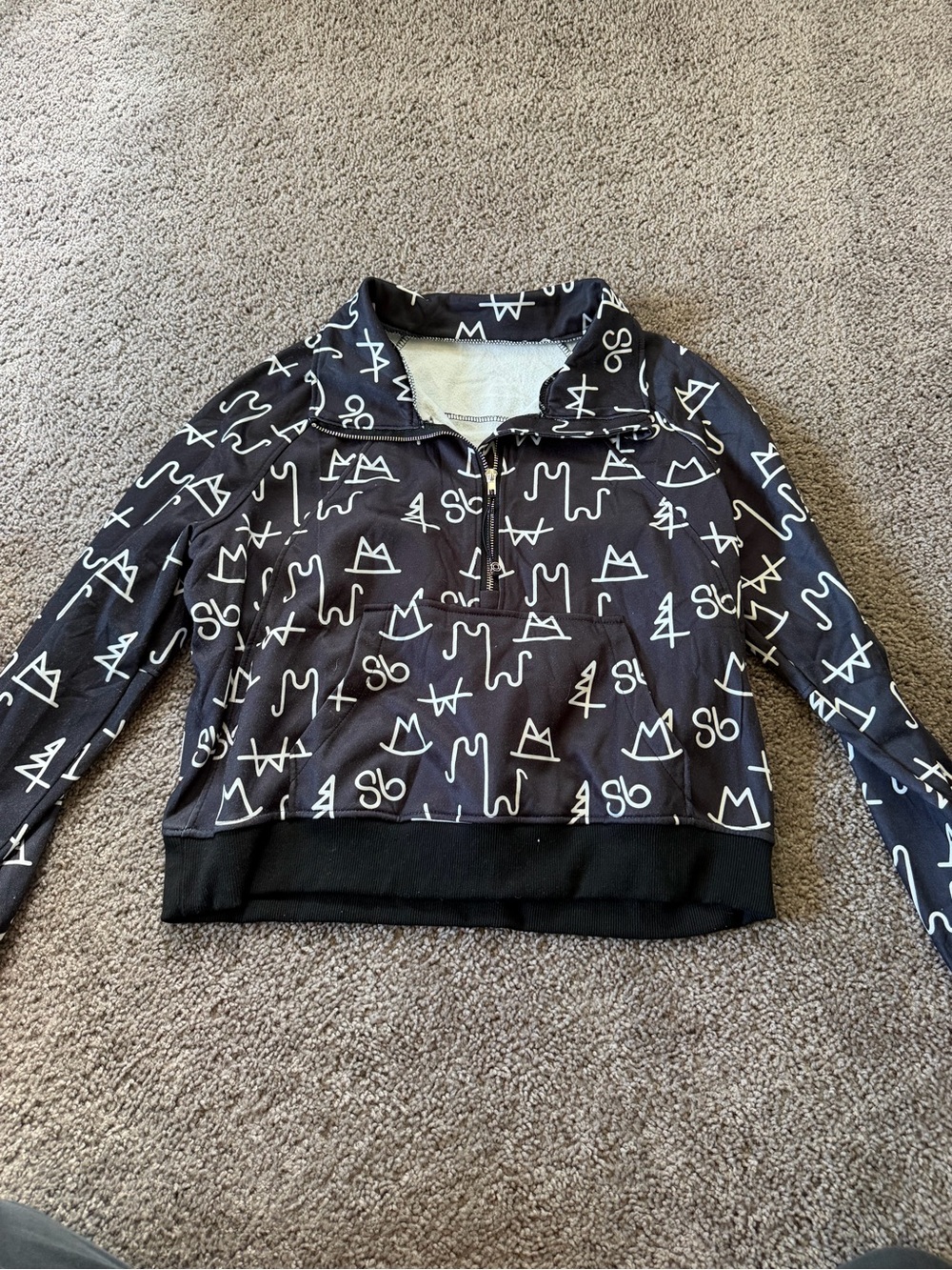 S/M Black Graphic Pullover Jacket